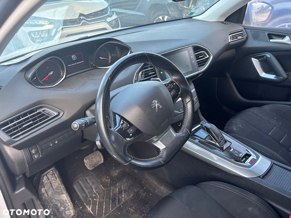 Peugeot 308 1.5 BlueHDi Active Pack S&S EAT8 - 4