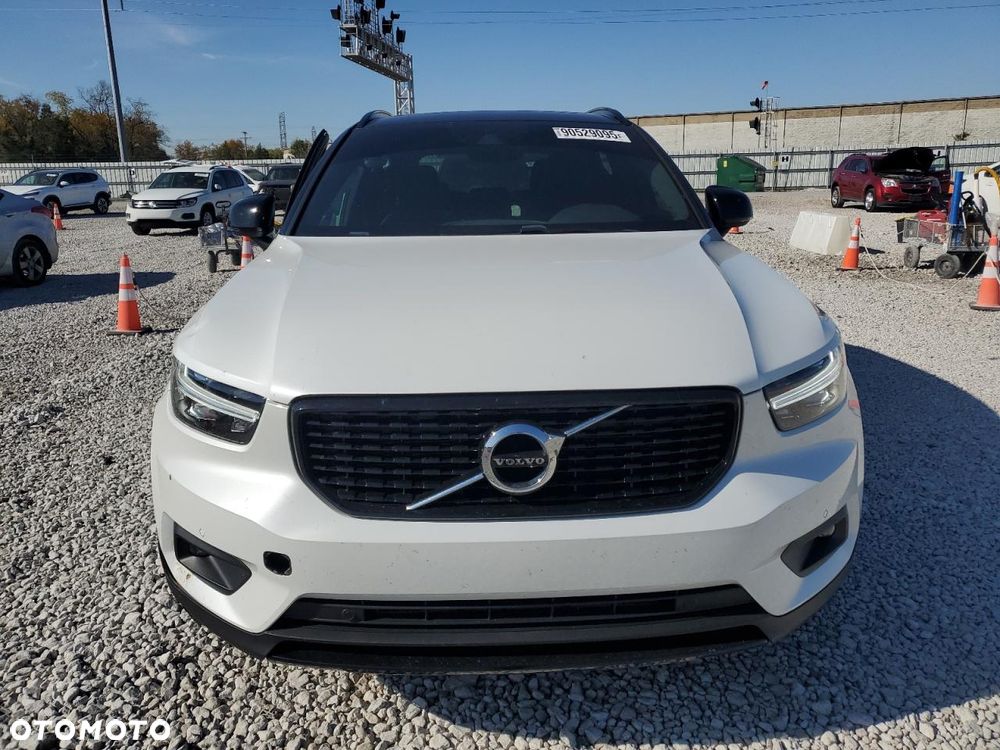 Volvo XC 40 T5 AWD R-Design - 6
