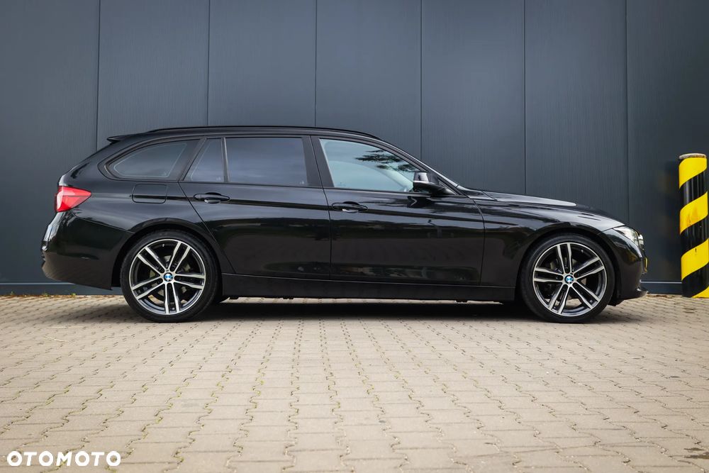 BMW Seria 3 320d Sport Line Shadow sport - 12