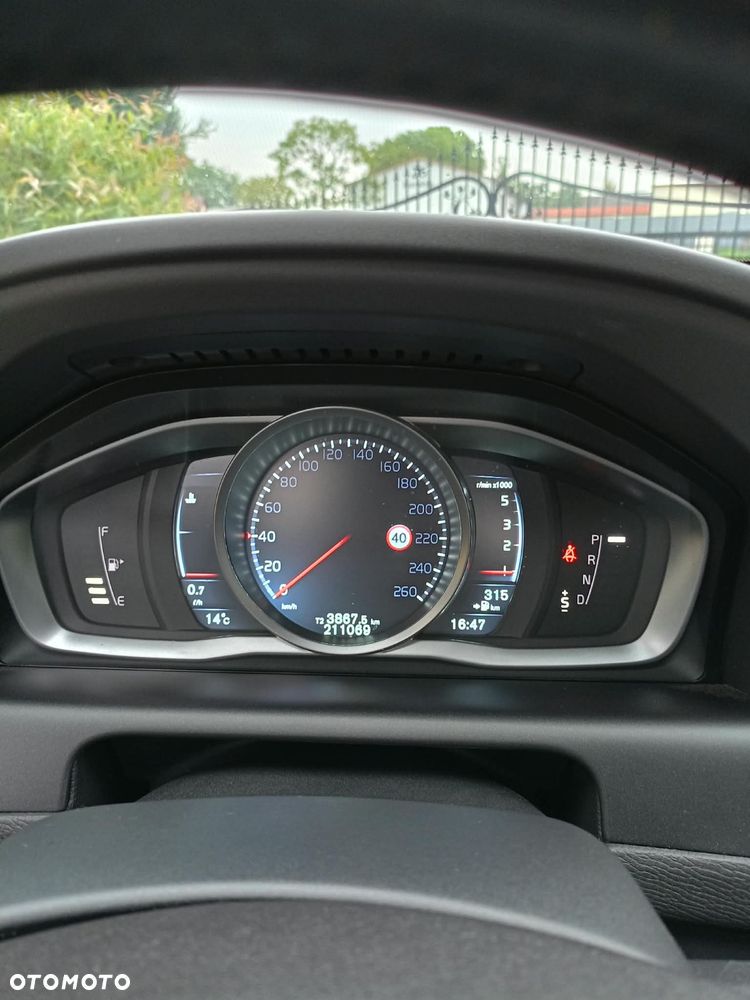 Volvo XC 60 D4 Drive-E Ocean Race - 16