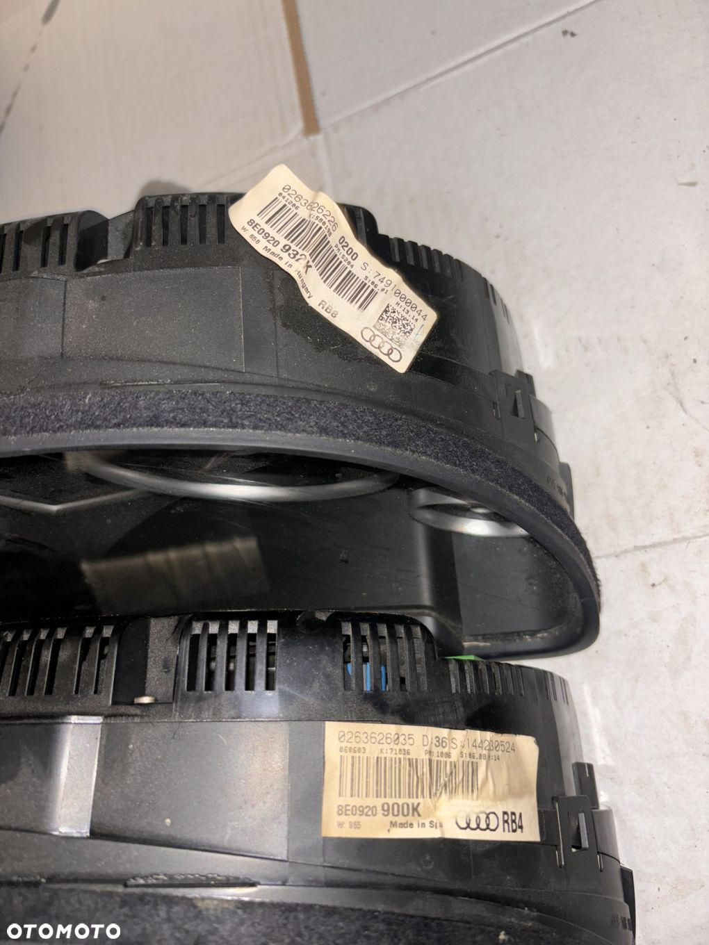 LICZNIK ZEGARY PREDKOSCIOMIERZ RB8 DIESEL Audi A4 B7 8E0 920 932 K - 2