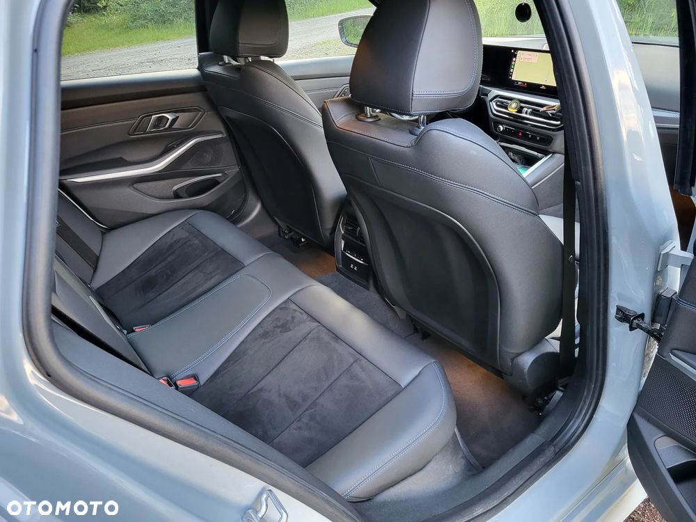 BMW Seria 3 318d Edition M Sport Shadow - 32