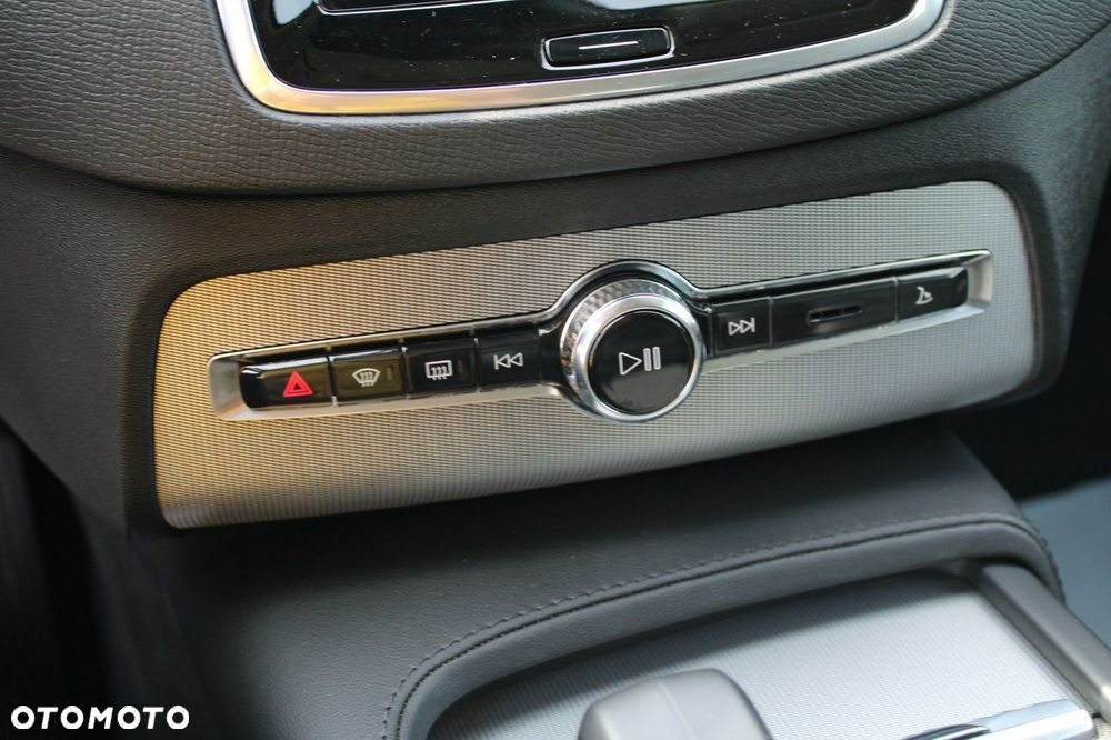 Volvo XC 90 - 28