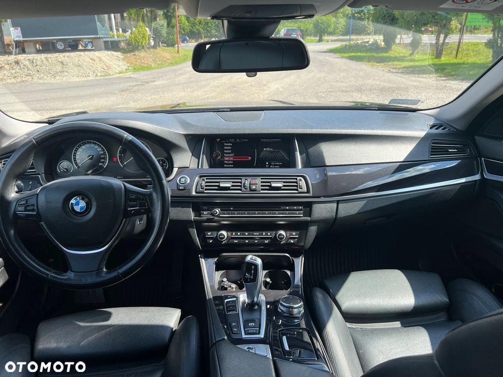 BMW Seria 5 525d xDrive Sport-Aut - 6