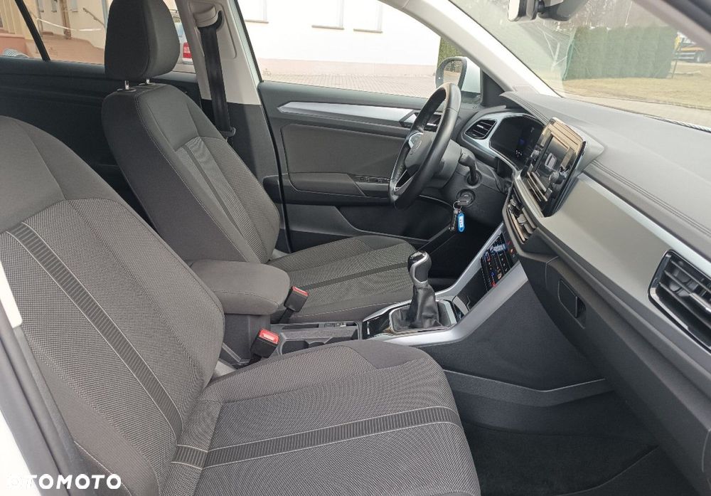 Volkswagen T-Roc - 14