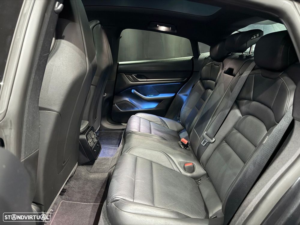 Porsche Taycan 4 - 33