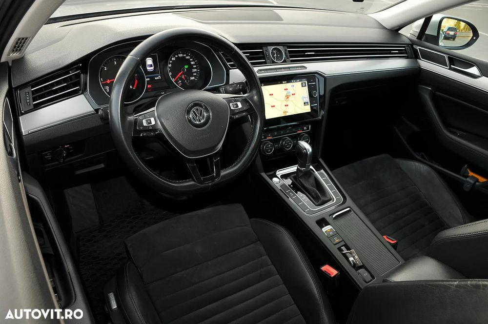 Volkswagen Passat 2.0 TDI DSG Highline - 17