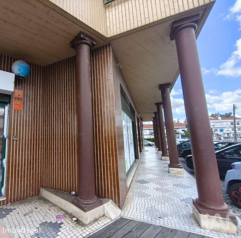Espaço Comercial em Batalha de 657,00 m2 - Grande imagem: 4/30