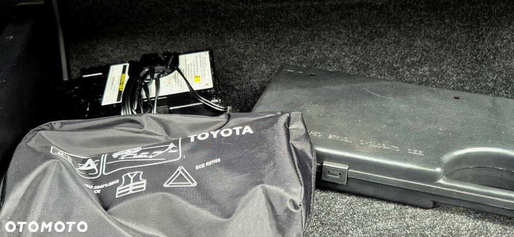 Toyota RAV4 2.0 D-4D Premium - 12
