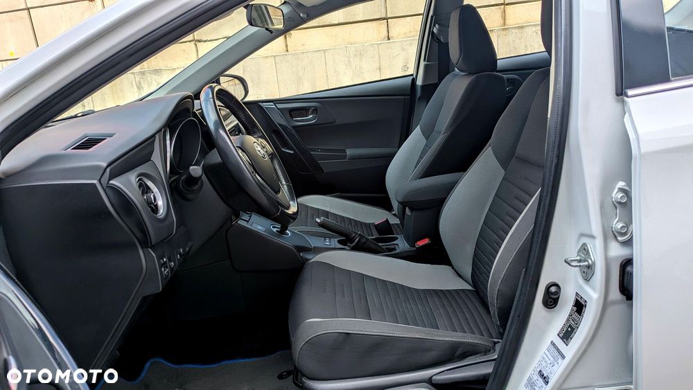 Toyota Auris - 7