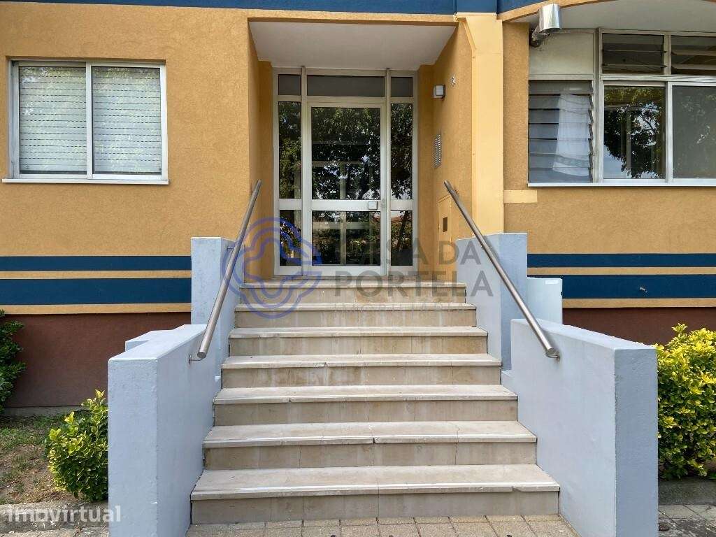Apartamento T3+1 para venda S. Mamede Infesta com varanda e mais um pr - Grande imagem: 2/52