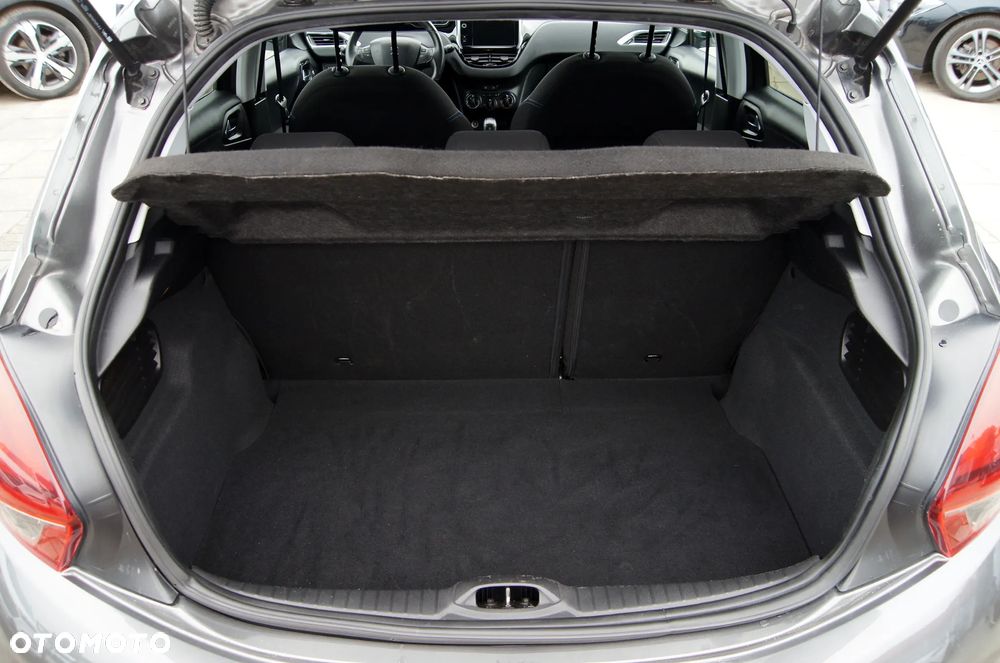 Peugeot 208 1.2 PureTech Style - 12