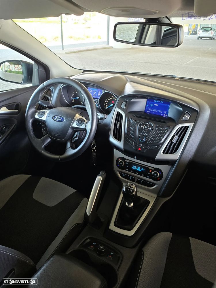 Ford Focus 1.0 EcoBoost S&S Champions Edition - 6