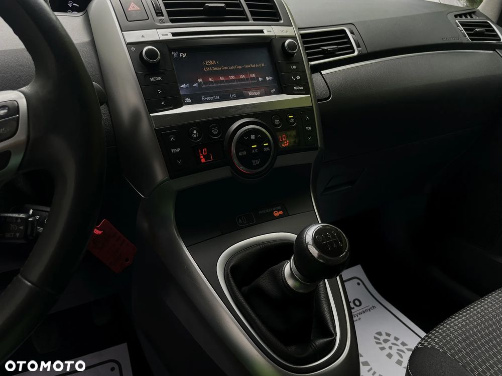 Toyota Verso 1.8 Premium 7os EU6 - 30
