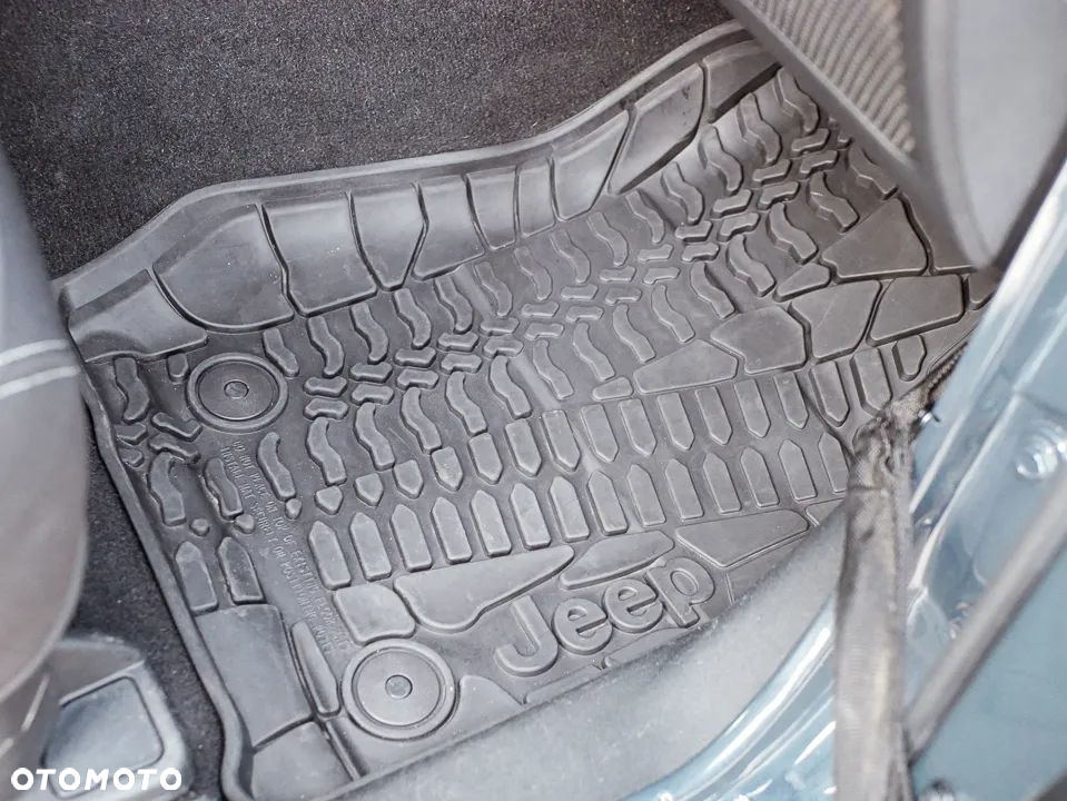 Jeep Wrangler - 37