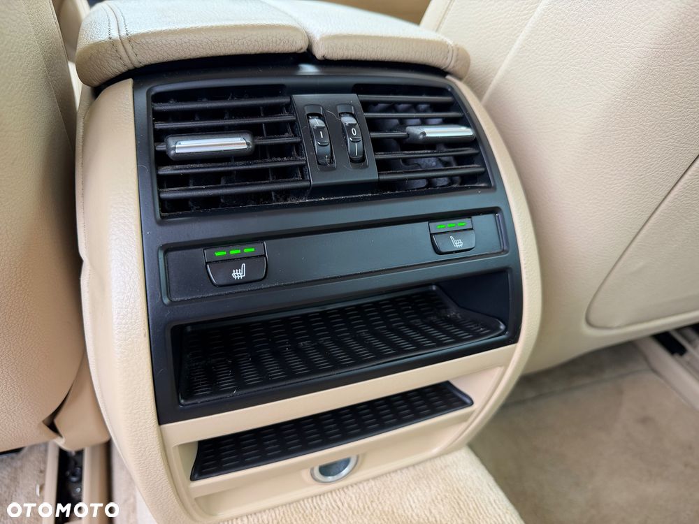 BMW Seria 5 525d xDrive - 8
