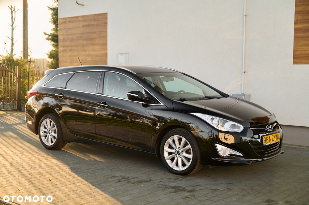 Hyundai i40 Kombi blue 1.6 Trend - 17