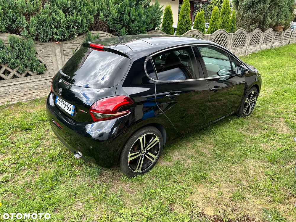 Peugeot 208 - 6