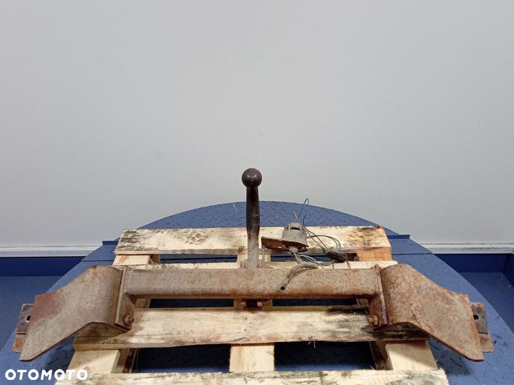 HYUNDAI TRAJET HAK DO PRZYCZEPY - 2