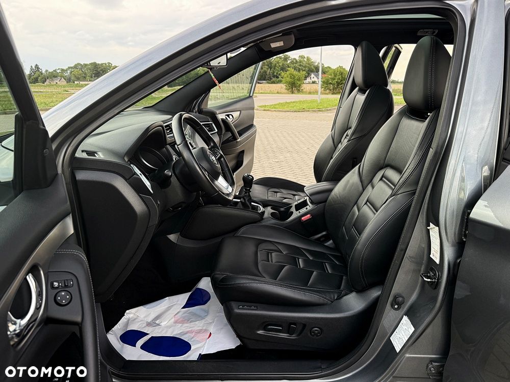 Nissan Qashqai 1.3 DIG-T Tekna+ - 28