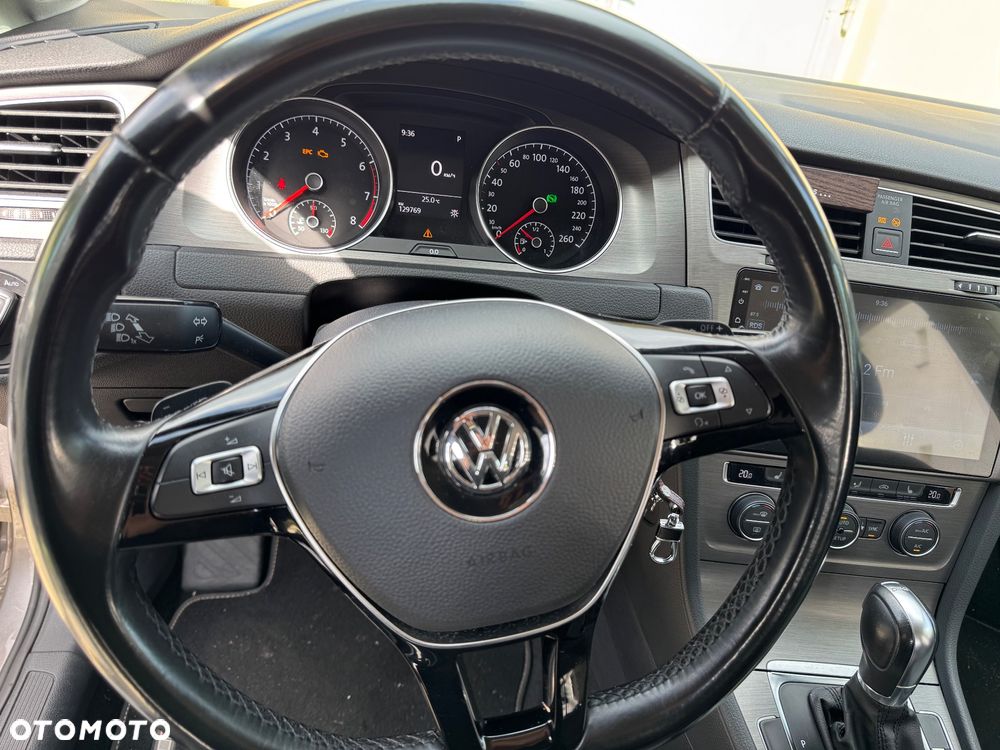 Volkswagen Golf - 11