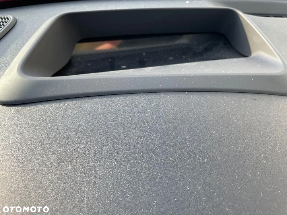 Toyota Yaris ver-hybrid-1-5-executive - 19