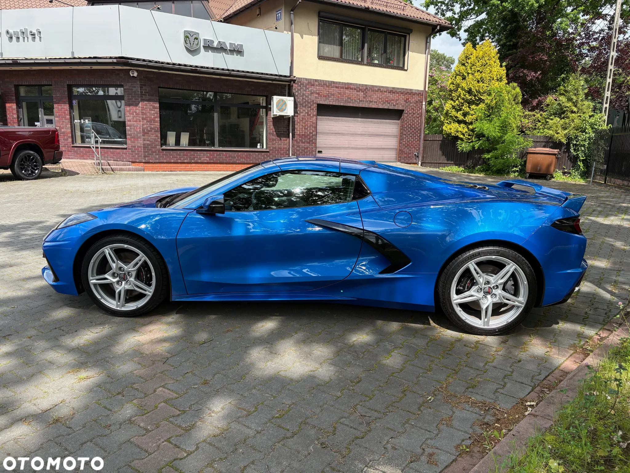 Chevrolet Corvette - 10