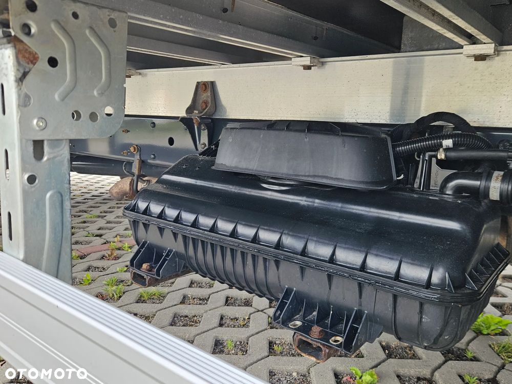 Iveco Daily 35-150, Kontener 8 palet - 8