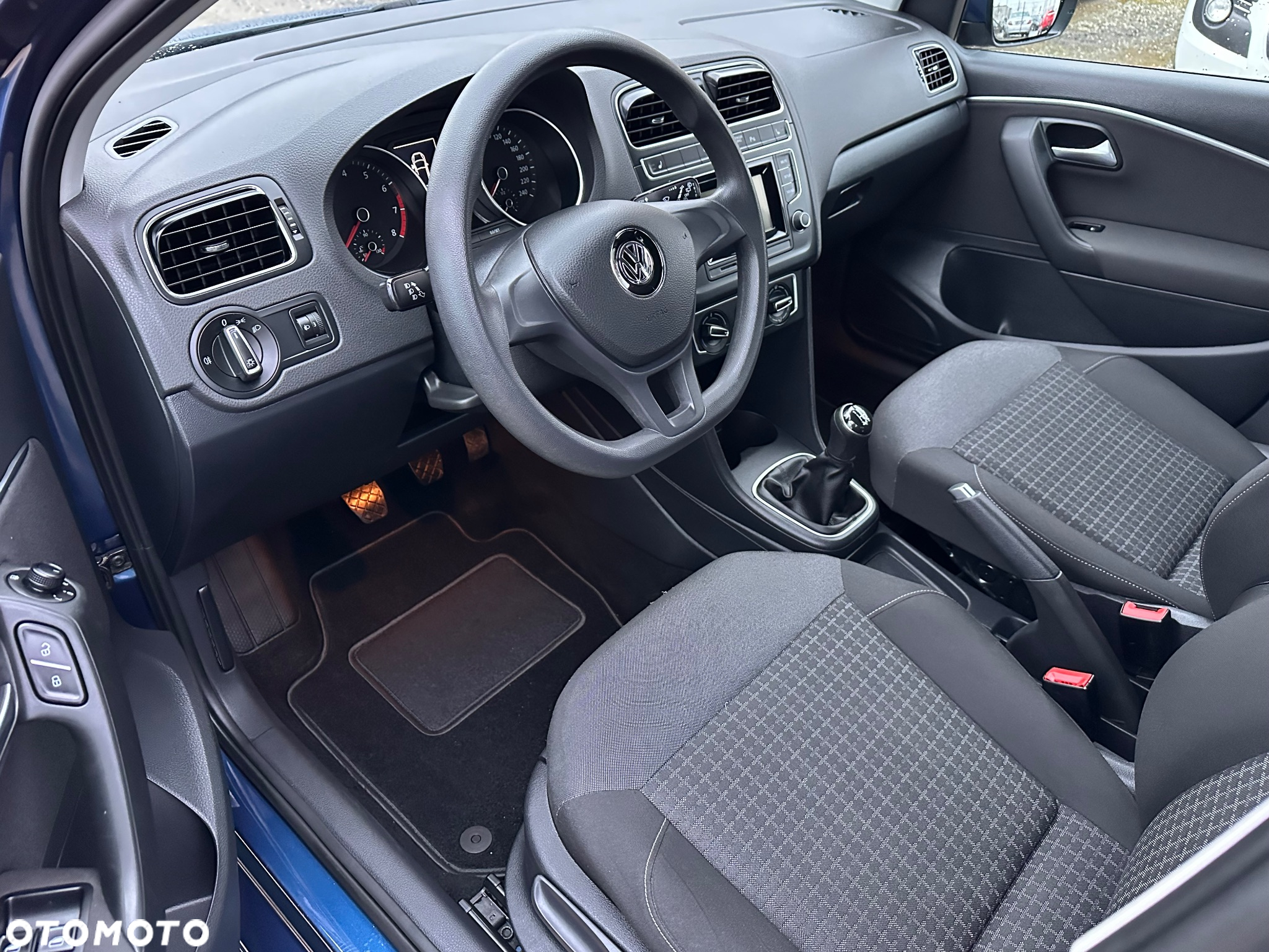 Volkswagen Polo 1.0 Comfortline - 10