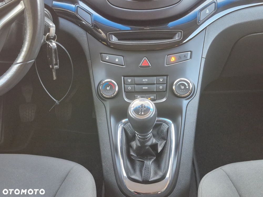 Chevrolet Orlando - 21