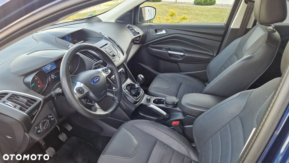 Ford Kuga 1.6 EcoBoost 2x4 Titanium - 16