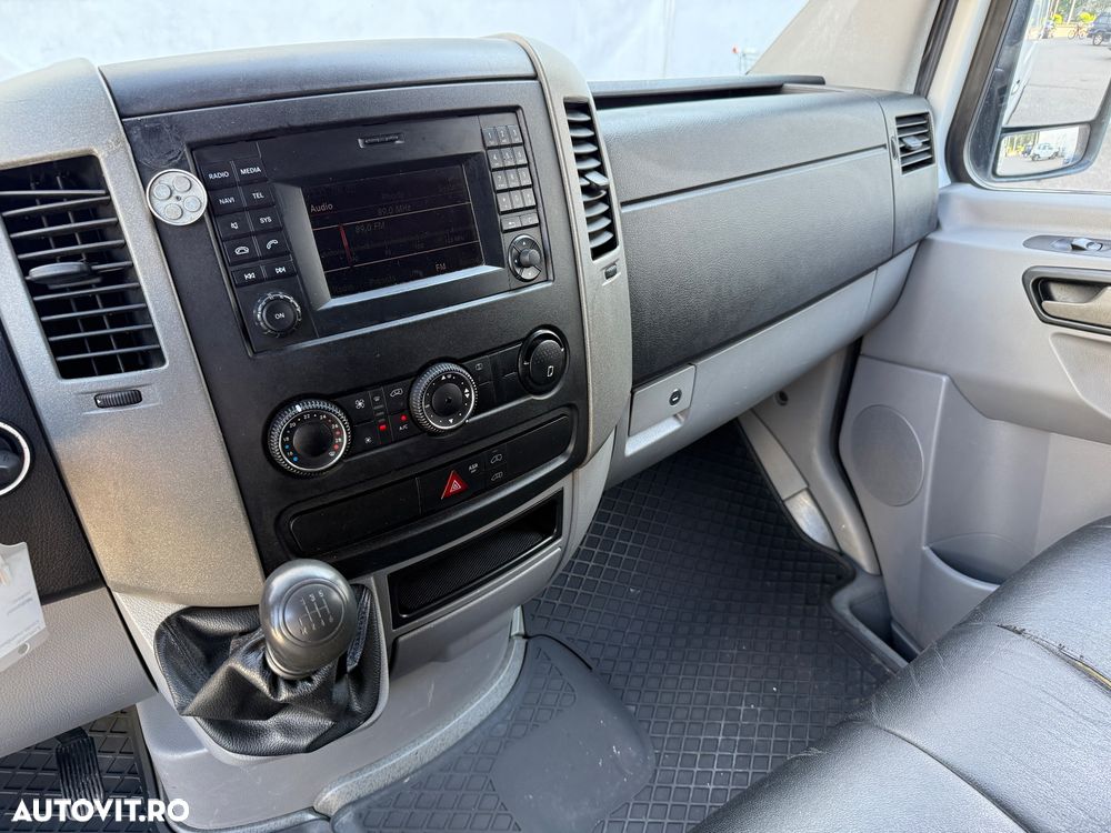 Mercedes-Benz Sprinter - 12