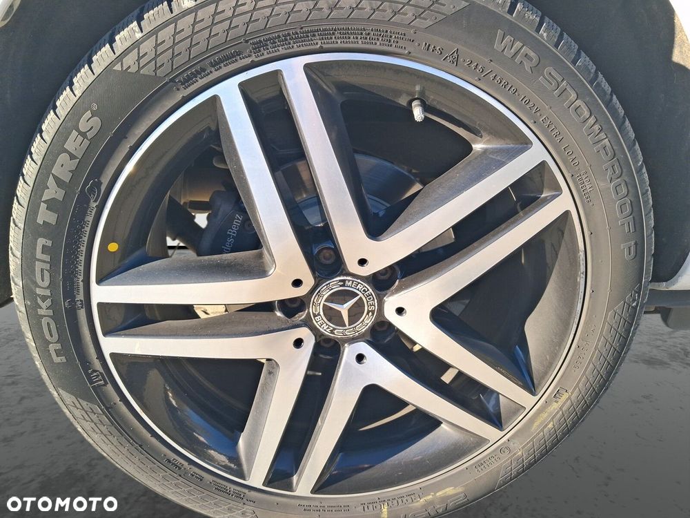 Mercedes-Benz Klasa V - 21