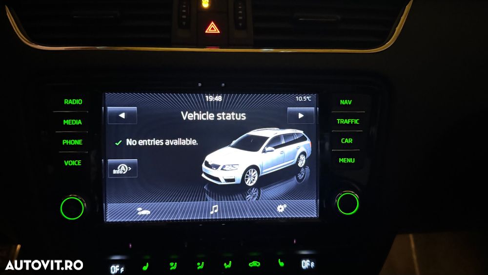 Skoda Octavia Combi 2.0 TDI RS - 29