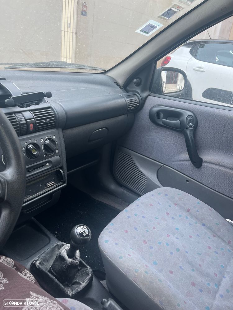 Opel Corsa 1.0 - 4