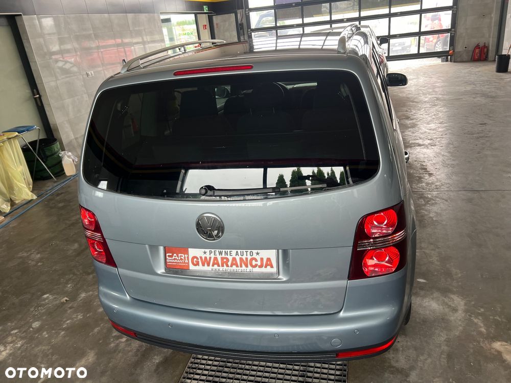 Volkswagen Touran 2.0 TDI DPF BlueMotion Technology Comfortline - 6