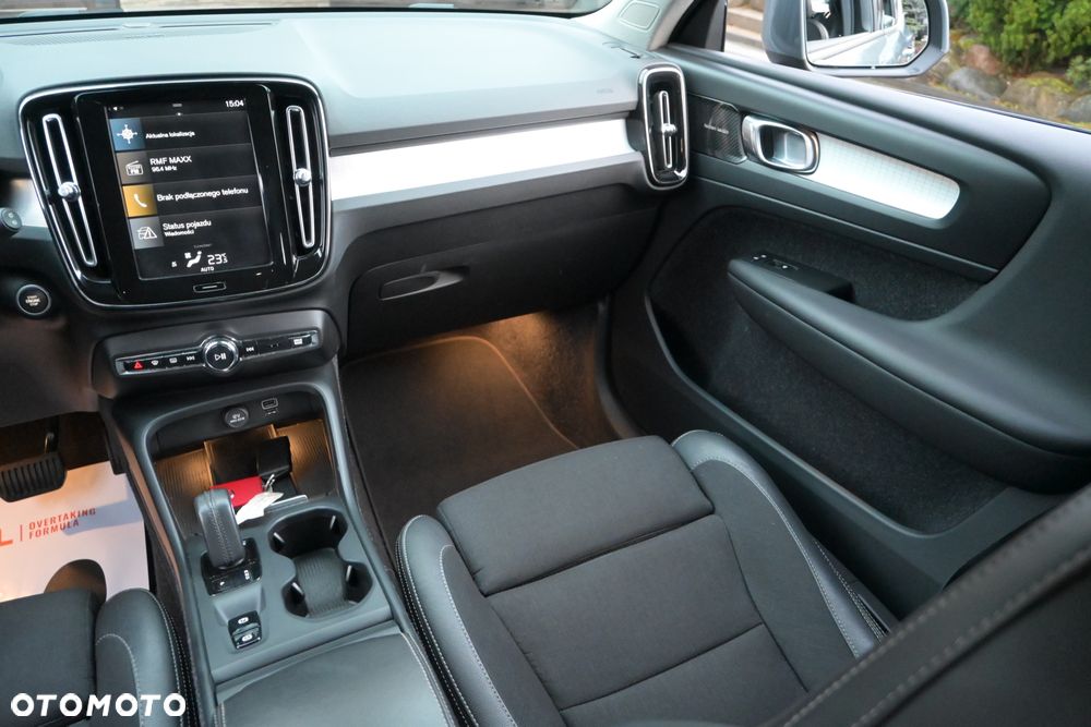 Volvo XC 40 D3 Momentum Pro - 23