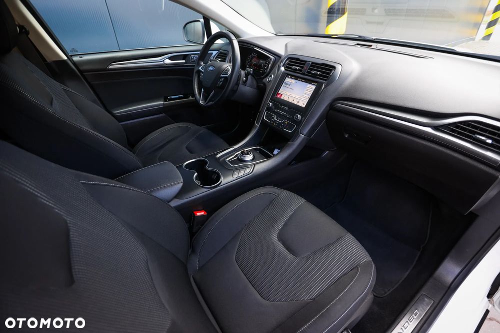 Ford Mondeo 2.0 EcoBlue Titanium - 23