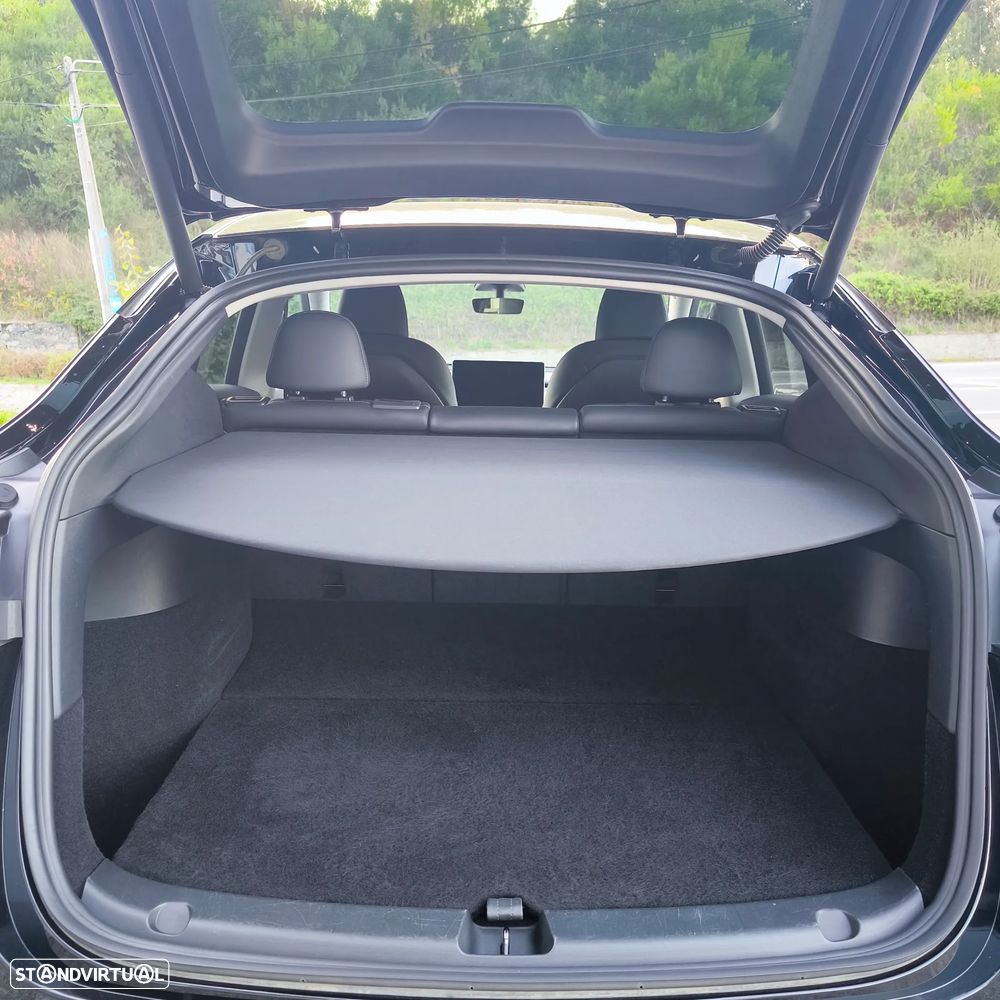 Tesla Model Y RWD - 10