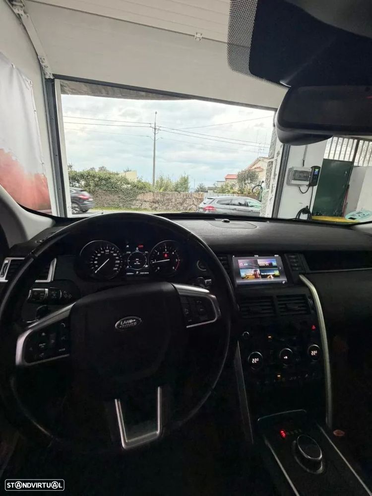 Land Rover Discovery 2.0 TD4 HSE Luxury Auto - 6