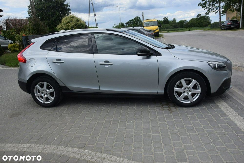 Volvo V40 Cross Country D2 Momentum - 10