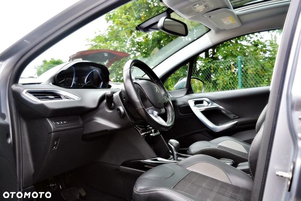 Peugeot 2008 PureTech 110 GPF Stop&Start EAT6 Allure - 13