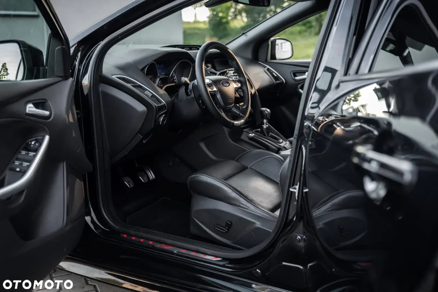 Ford Focus 2.0 EcoBoost ST mit Leder-Sport-Paket - 6