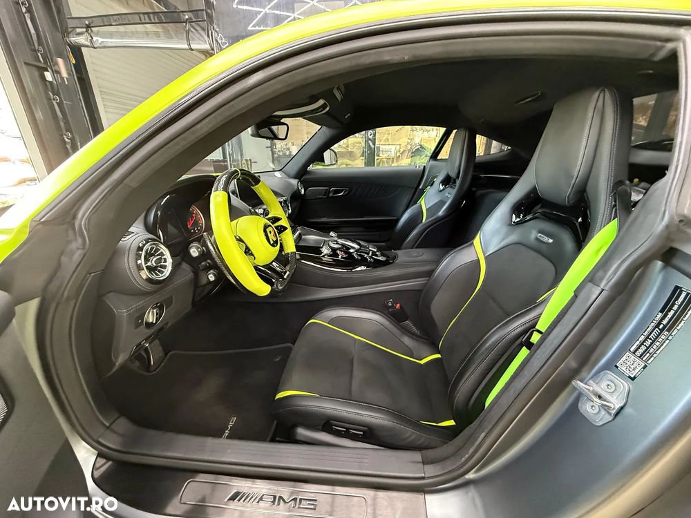 Mercedes-Benz AMG GT R Roadster - 22