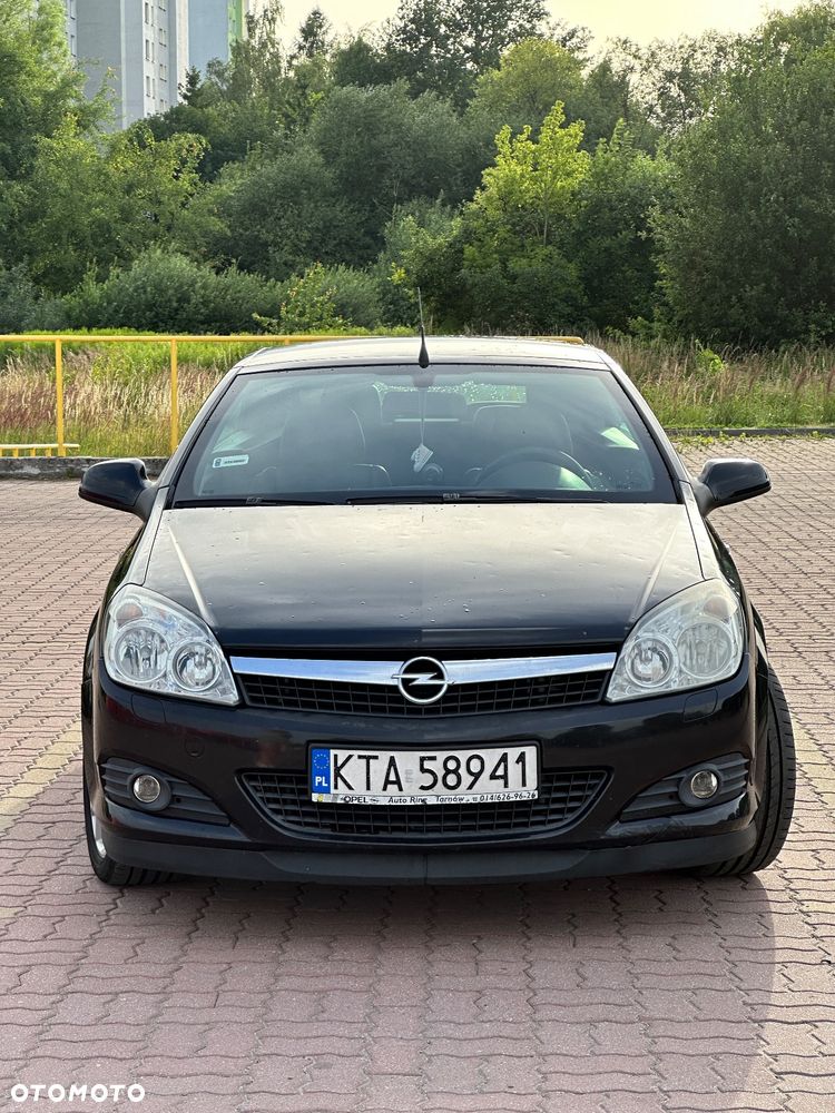 Opel Astra GTC 1.6 - 10