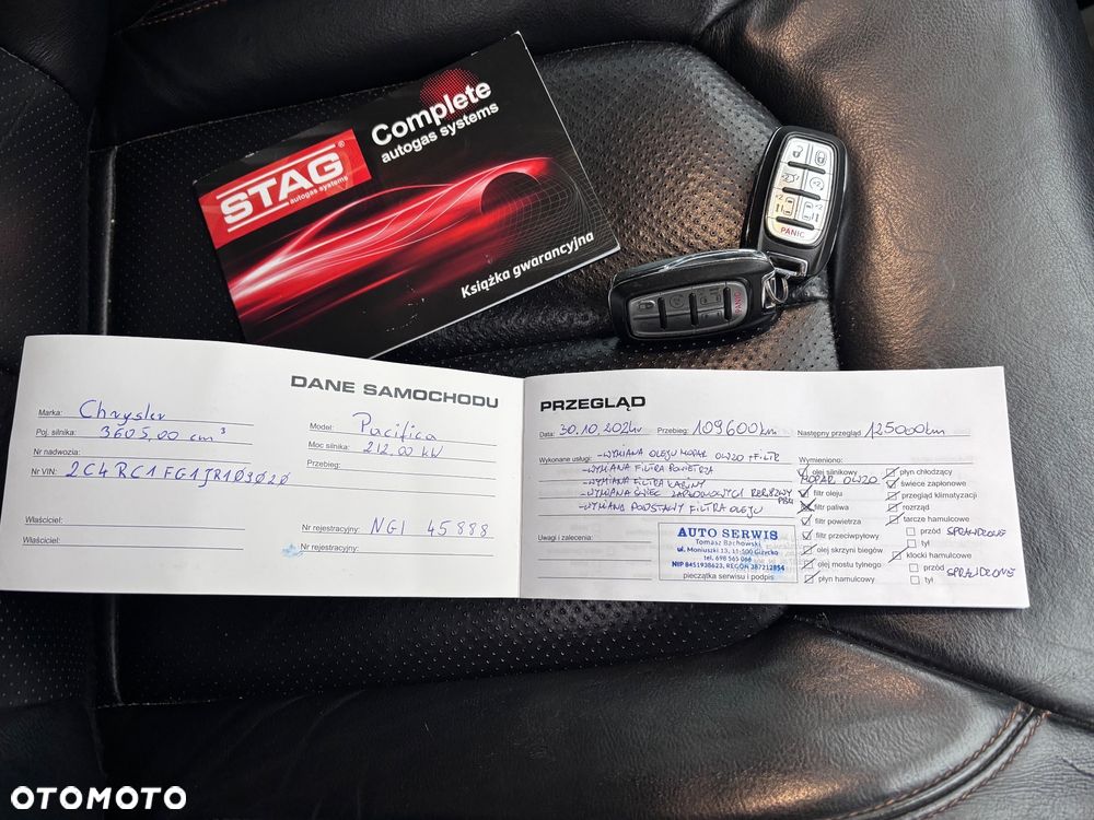 Chrysler Pacifica - 31