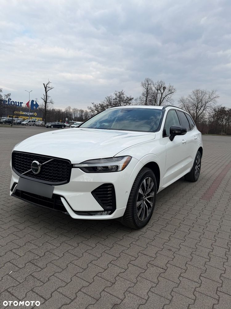 Volvo XC 60 B5 B AWD Plus Dark - 2