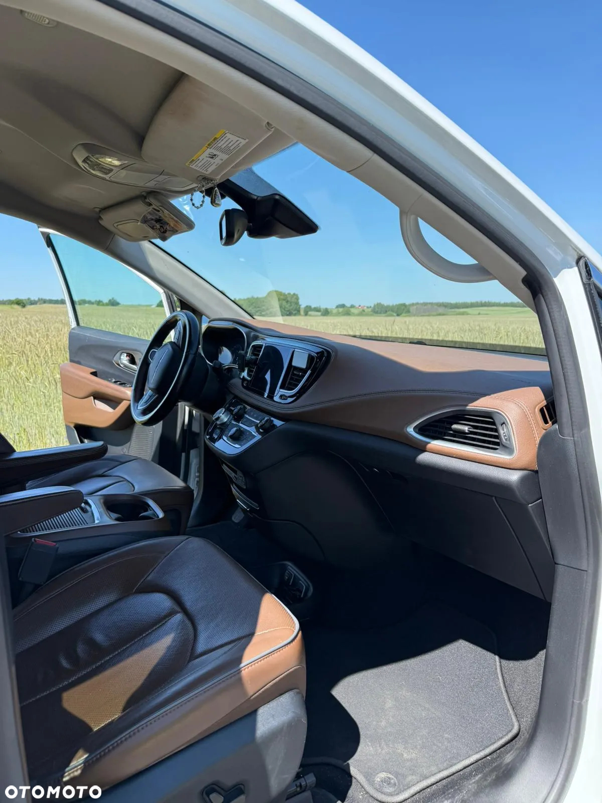Chrysler Pacifica - 14