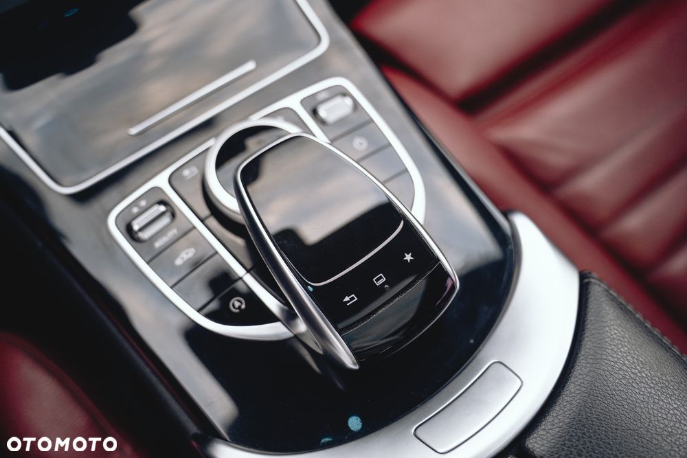 Mercedes-Benz Klasa C 400 4-Matic 7G-TRONIC - 19