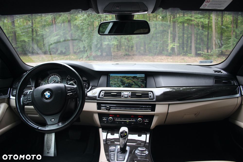 BMW Seria 5 550i xDrive Sport-Aut - 11